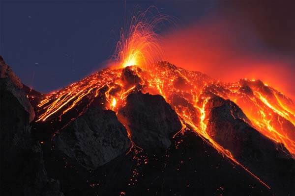 海洋起源-火山喷发.jpg